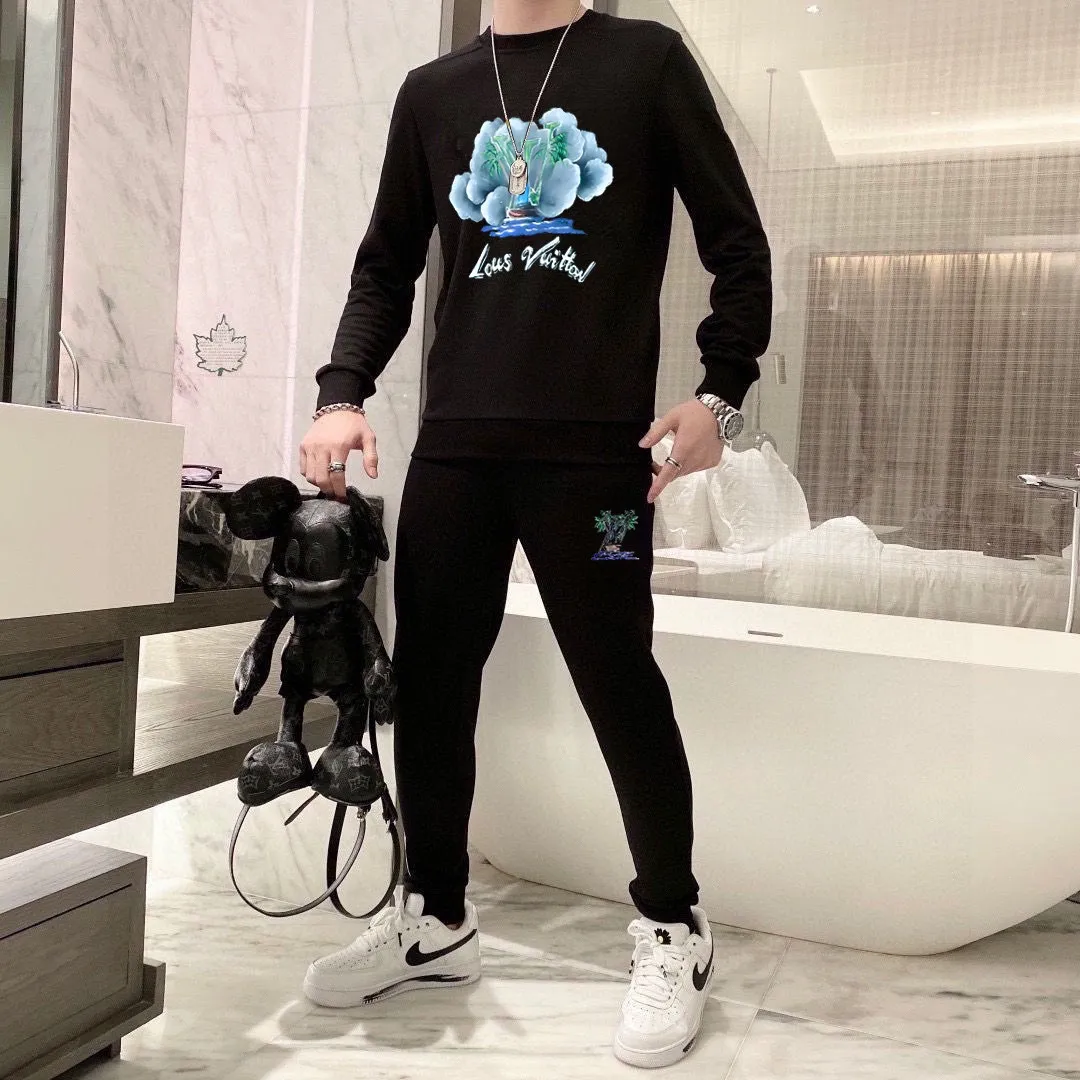 🅿️380 [LV Louis Vuitton] (Fat Man Gospel) hot-selling suit is coming. Focus on the original version of the official website. 2025 new hot-selling sweatshirt suit. The original order is hard to buy🇭🇰. It is the meticulous work of top designers for a fitting and perfect upper body effect. All-natural high-quality Roman cotton 100%, close-fitting comfort, noble and elegant! Original hardware embodies elegance and nobility! Counter size: M-5XL (maximum wear up to 220 pounds)